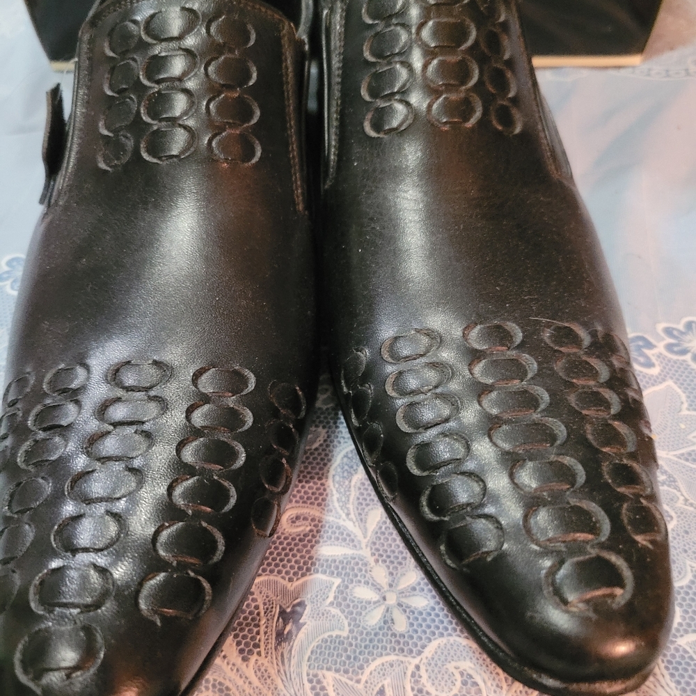 Shoes - Picture 4 of 5